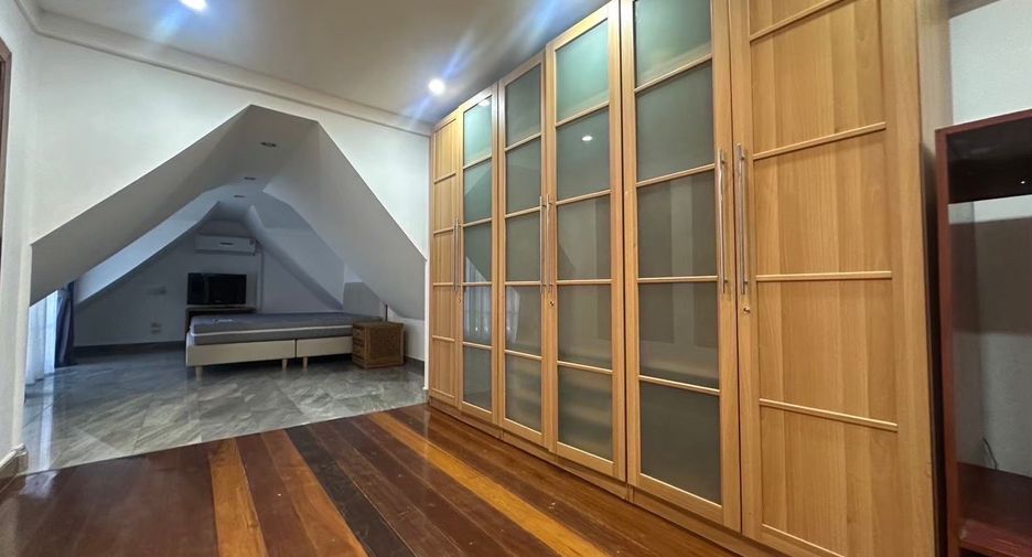 For rent 7 bedrooms house in Bang Lamung, Chonburi