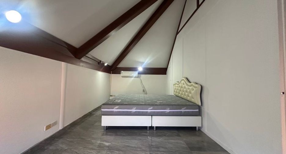 For rent 7 bedrooms house in Bang Lamung, Chonburi