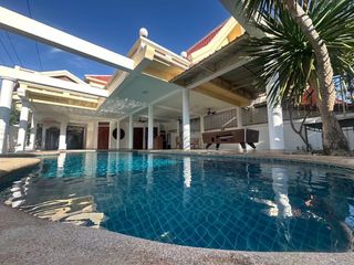 For rent 7 bedrooms house in Bang Lamung, Chonburi