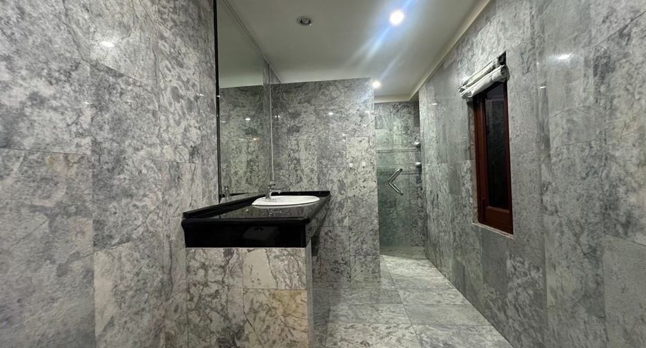 For rent 7 bedrooms house in Bang Lamung, Chonburi