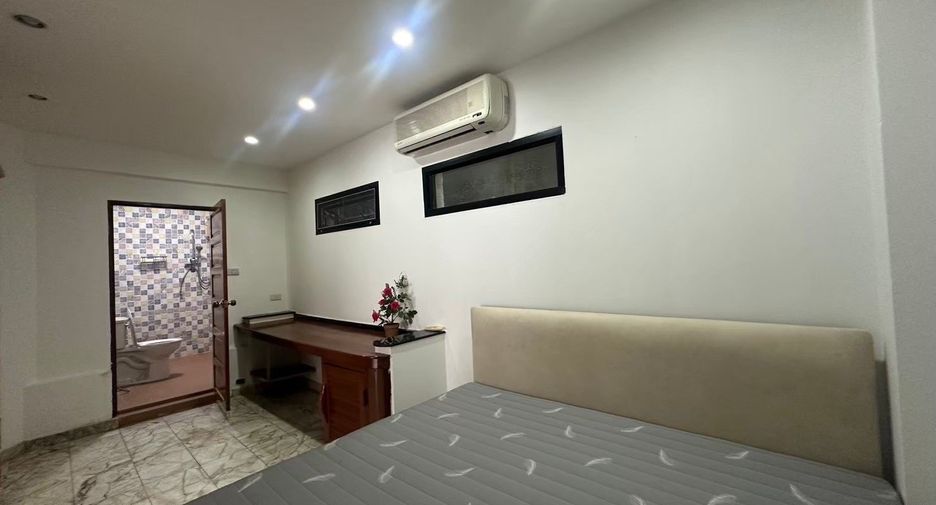 For rent 7 bedrooms house in Bang Lamung, Chonburi