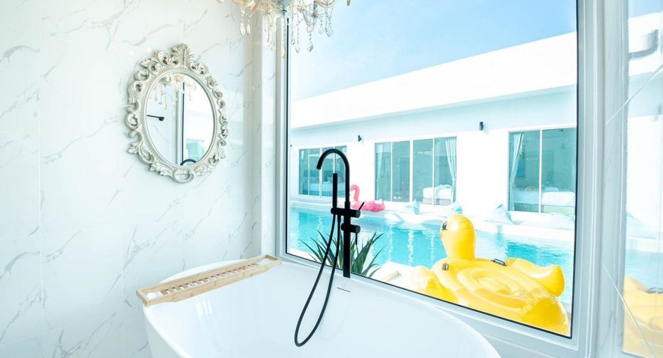 For sale 6 bedrooms house in Bang Lamung, Chonburi