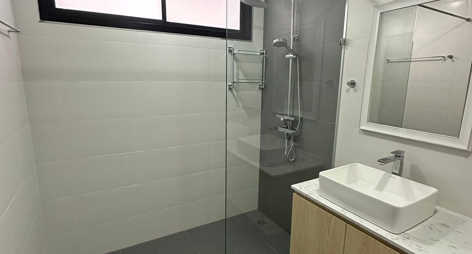 Haus zur Miete mit 3 Zimmer in Bang Lamung, Chonburi