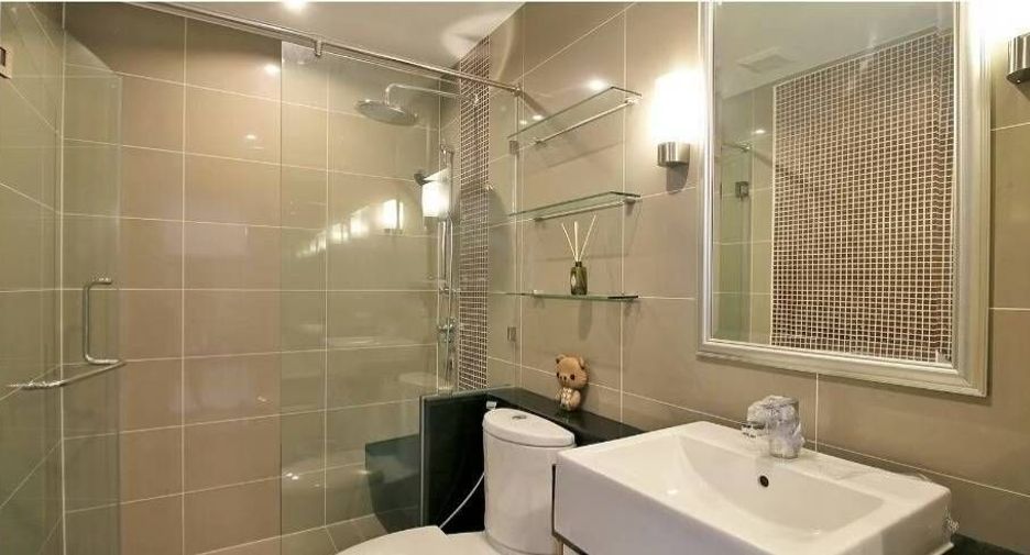 For rent 1 bed condo in Sathon, Bangkok