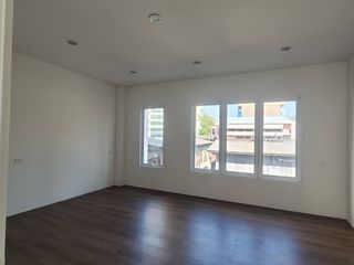 Casa adosada en alquiler de 1 habitaciones en Watthana, Bangkok