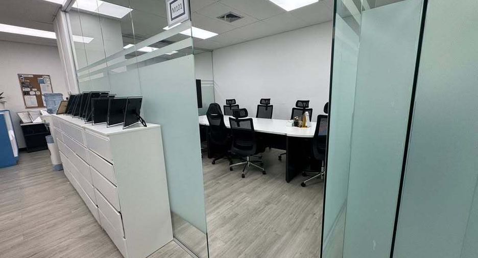 À vendre et à louer bureau à Bang Na, Bangkok