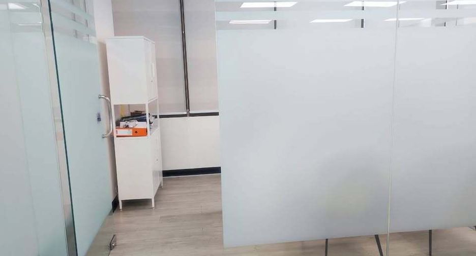 À vendre et à louer bureau à Bang Na, Bangkok