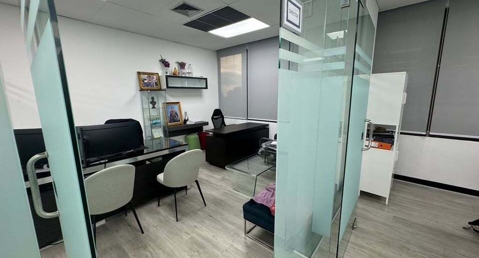 À vendre et à louer bureau à Bang Na, Bangkok