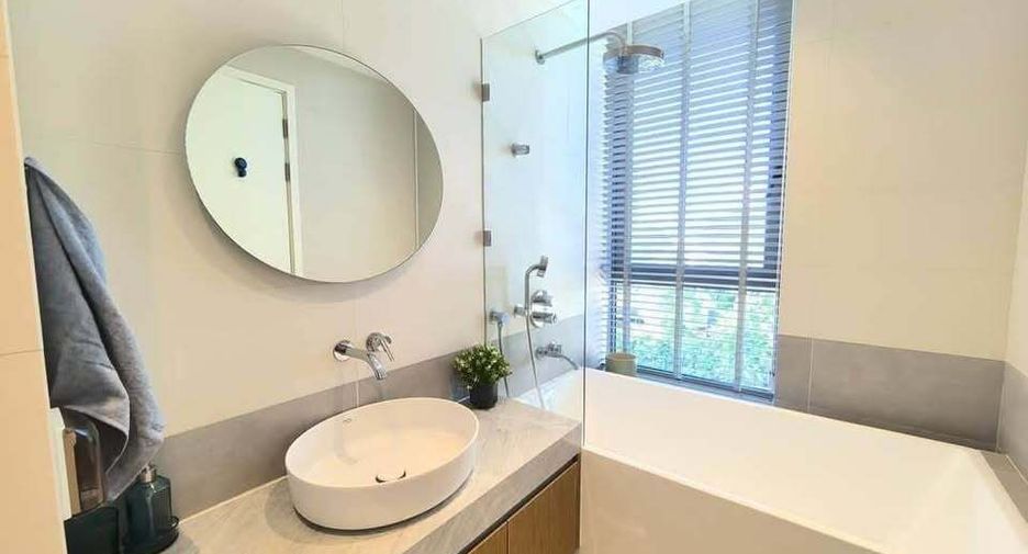 For rent 2 bedrooms apartment in Watthana, Bangkok