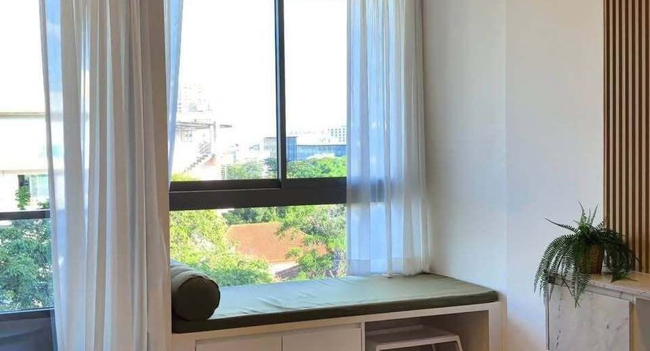For rent 2 bedrooms apartment in Watthana, Bangkok