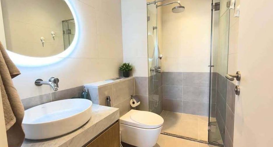 For rent 2 bedrooms apartment in Watthana, Bangkok