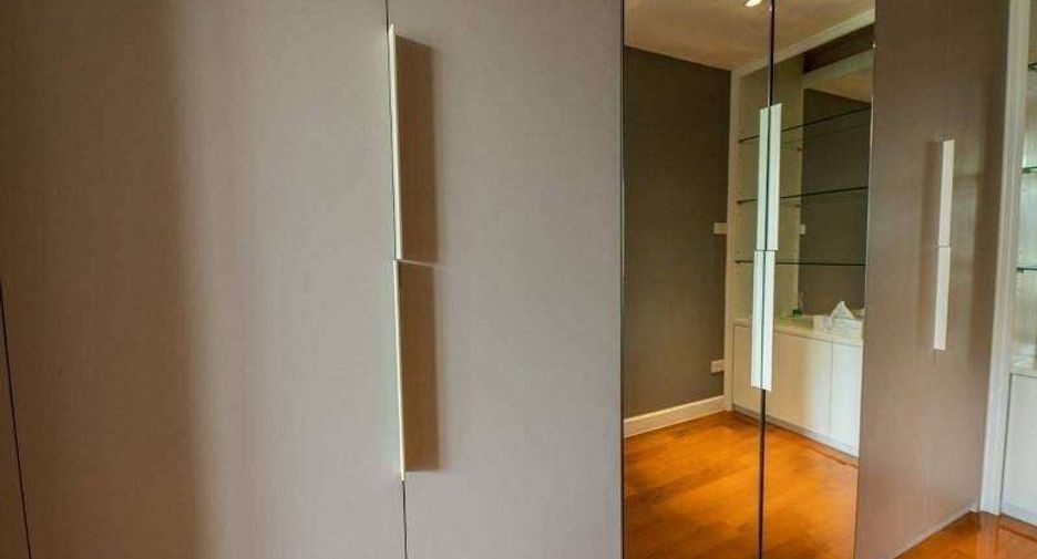 For sale 1 bed condo in Watthana, Bangkok