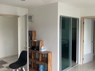 Wohnung zur Miete mit 1 Zimmer in Huai Khwang, Bangkok