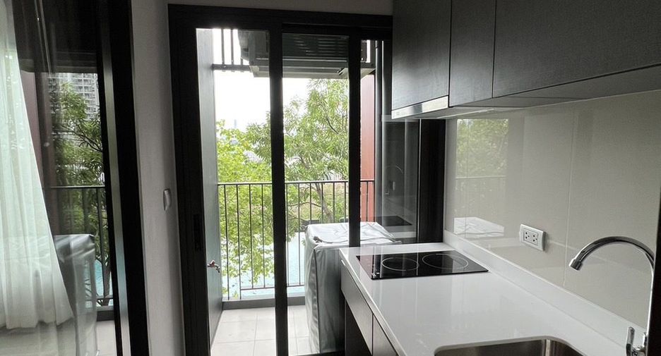 For rent studio condo in Huai Khwang, Bangkok