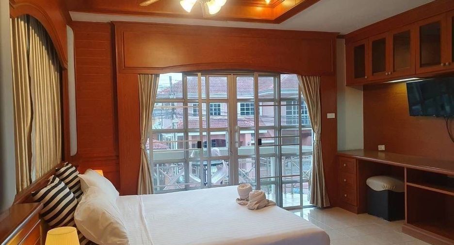 Villa en alquiler de 5 habitaciones en Bang Lamung, Chonburi