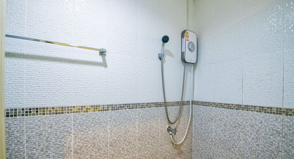 Hotel zum Kauf mit 70 Zimmer in Bang Lamung, Chonburi