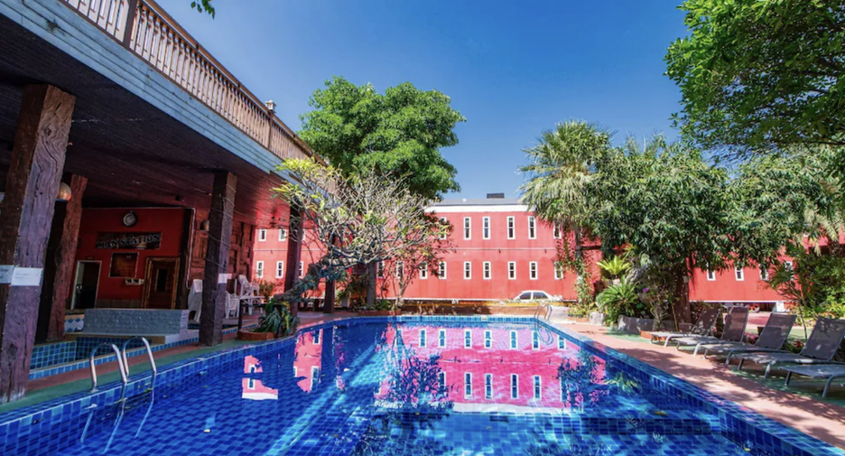 Hotel zum Kauf mit 70 Zimmer in Bang Lamung, Chonburi