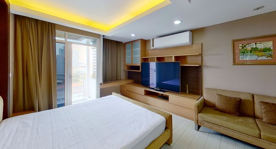 For rent 2 bedrooms condo in Phra Khanong, Bangkok