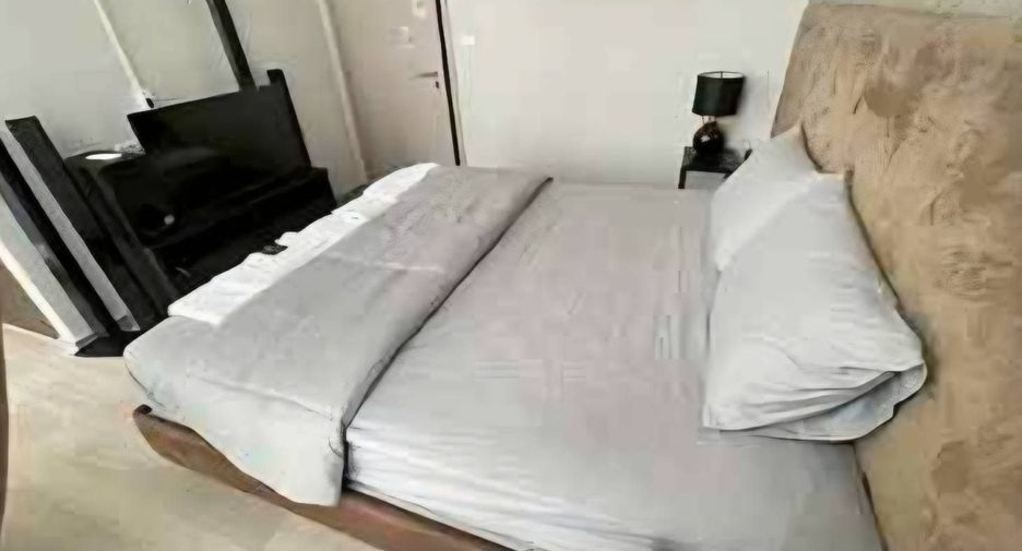 For sale and for rent 4 bedrooms condo in Watthana, Bangkok