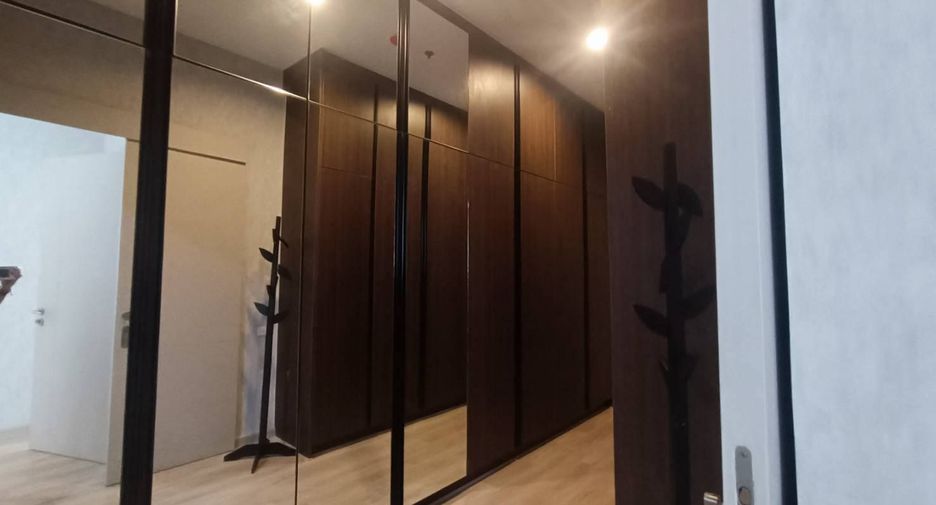 For sale and for rent 4 bedrooms condo in Watthana, Bangkok