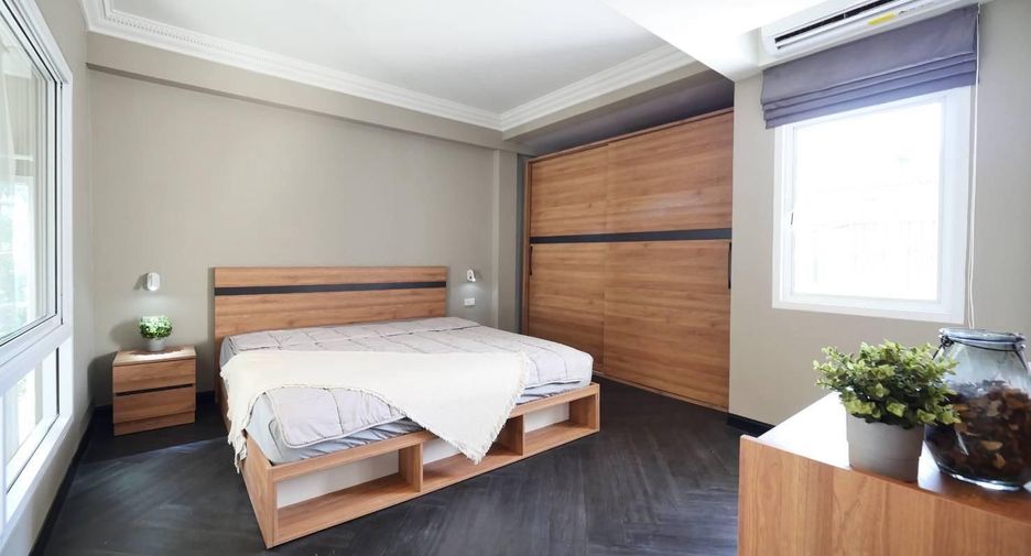 Casa en alquiler de 4 habitaciones en Watthana, Bangkok
