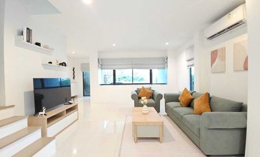 Casa adosada en alquiler de 3 habitaciones en Thalang, Phuket