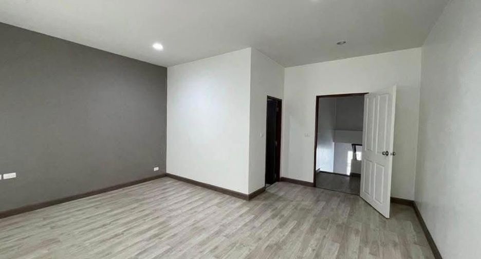For rent 3 bedrooms house in Prawet, Bangkok