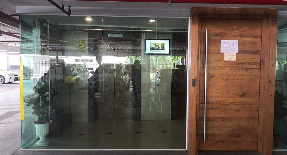 For sale and for rent studio condo in Phra Khanong, Bangkok