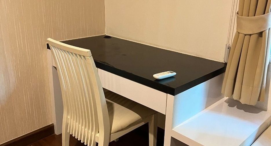 For sale and for rent studio condo in Phra Khanong, Bangkok