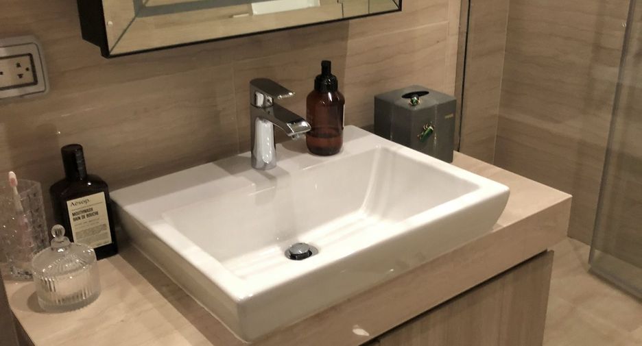 Condo en venta de 2 habitaciones en Khlong Toei, Bangkok