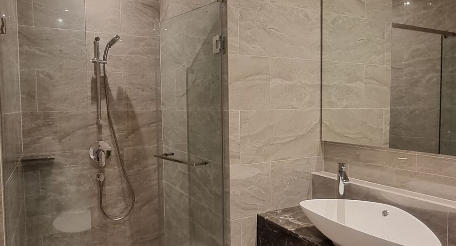 For sale 1 bed condo in Huai Khwang, Bangkok