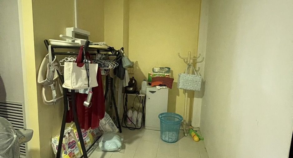 For sale 3 bedrooms townhouse in Wang Thonglang, Bangkok