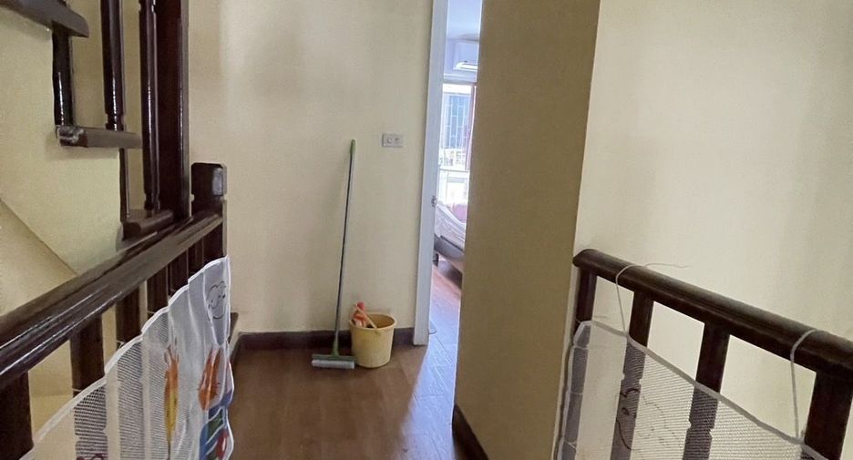 For sale 3 bedrooms townhouse in Wang Thonglang, Bangkok