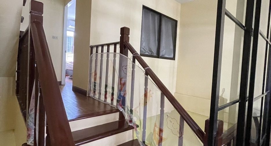 For sale 3 bedrooms townhouse in Wang Thonglang, Bangkok
