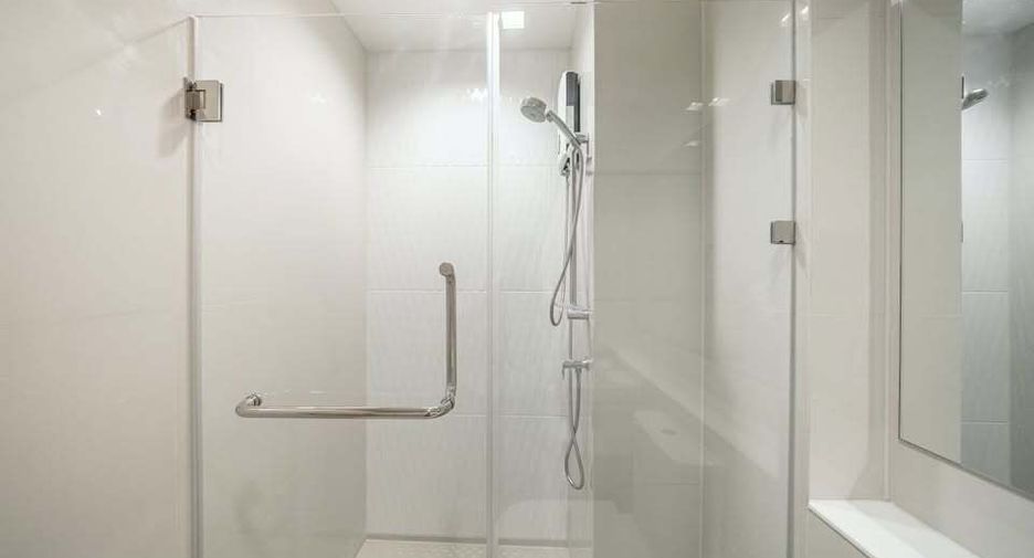For rent studio condo in Pathum Wan, Bangkok