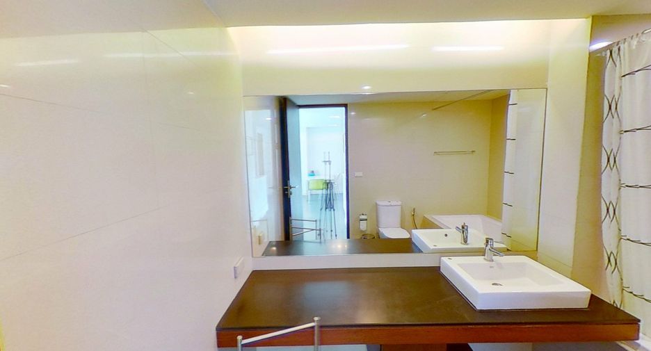For rent 1 bed condo in Watthana, Bangkok