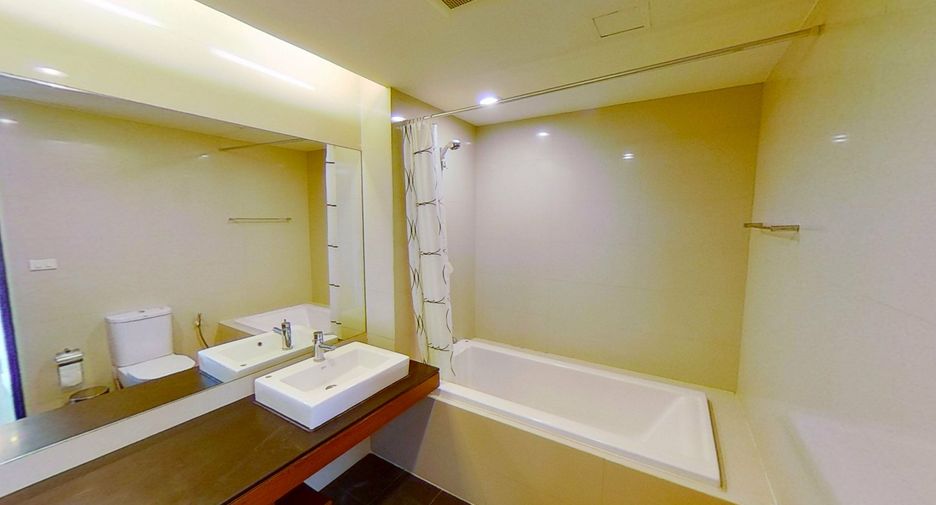 For rent 1 bed condo in Watthana, Bangkok