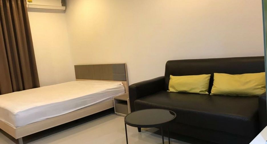 Wohnung zur Miete mit Studio in Watthana, Bangkok