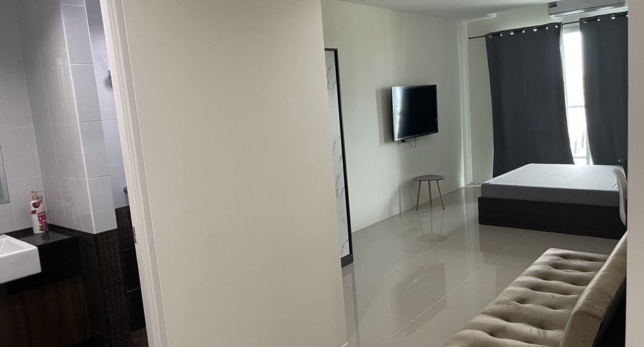 For sale 1 bed condo in Suan Luang, Bangkok