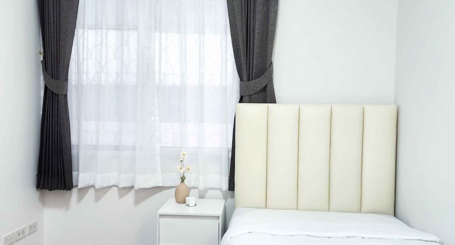 For rent 5 bedrooms house in Huai Khwang, Bangkok