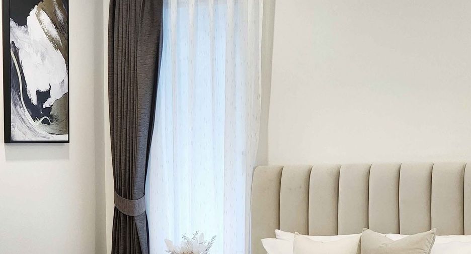 For rent 5 bedrooms house in Huai Khwang, Bangkok