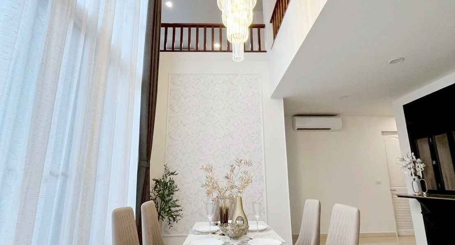 For rent 5 bedrooms house in Huai Khwang, Bangkok