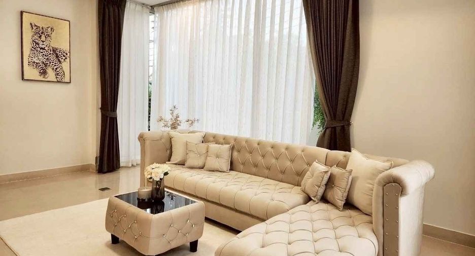 For rent 5 bedrooms house in Huai Khwang, Bangkok