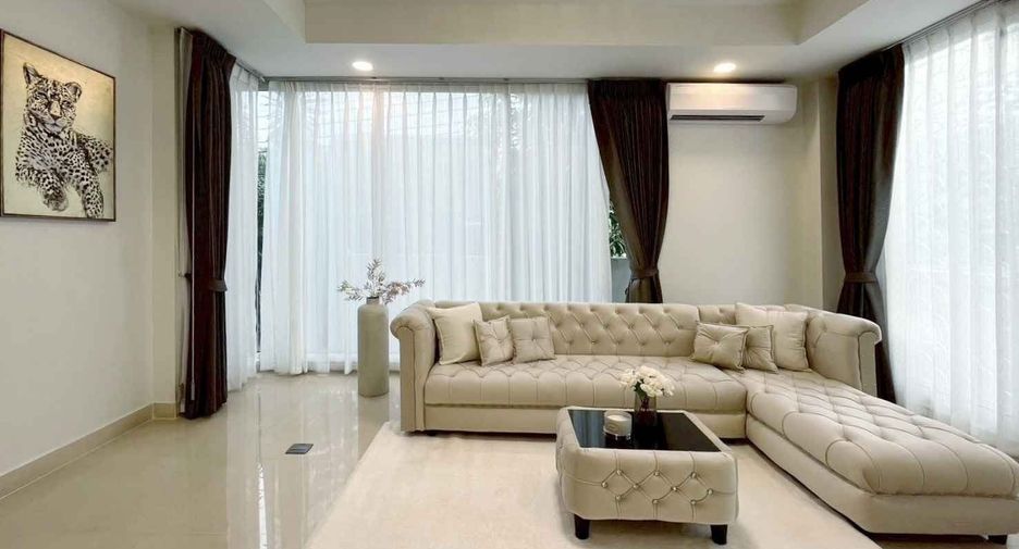 For rent 5 bedrooms house in Huai Khwang, Bangkok