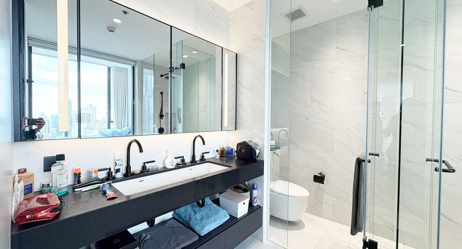 For sale 2 ベッドルーム condo in Sathon, Bangkok