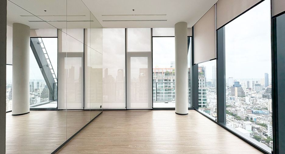 For sale 2 ベッドルーム condo in Sathon, Bangkok