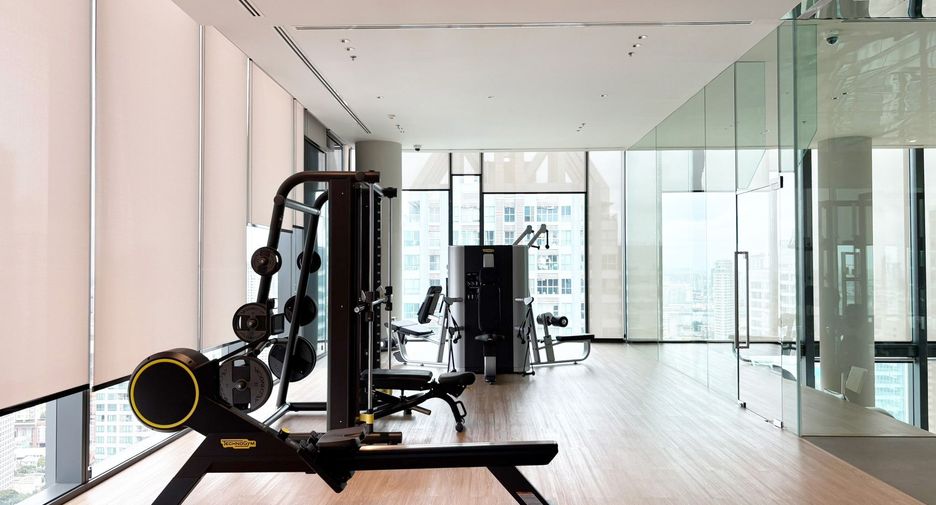 For sale 2 ベッドルーム condo in Sathon, Bangkok