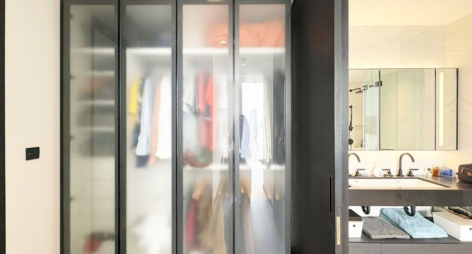 For sale 2 ベッドルーム condo in Sathon, Bangkok