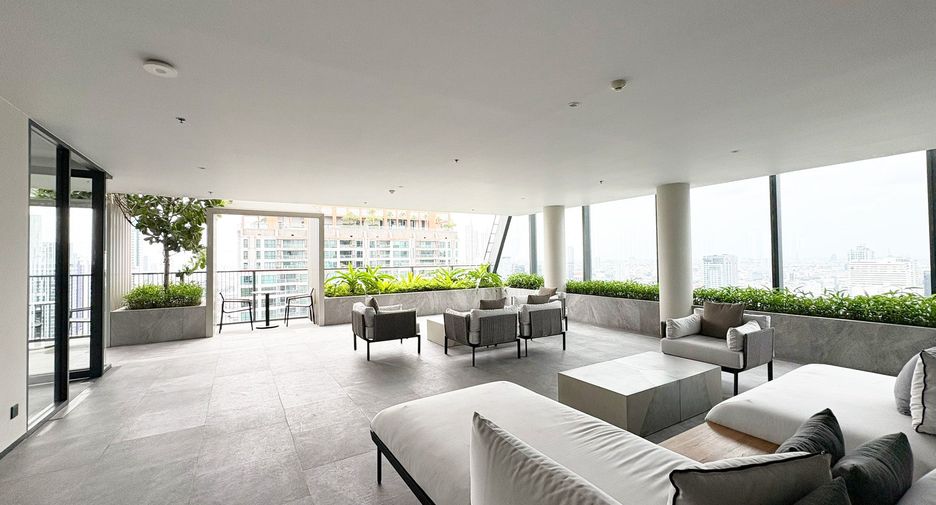 For sale 2 ベッドルーム condo in Sathon, Bangkok