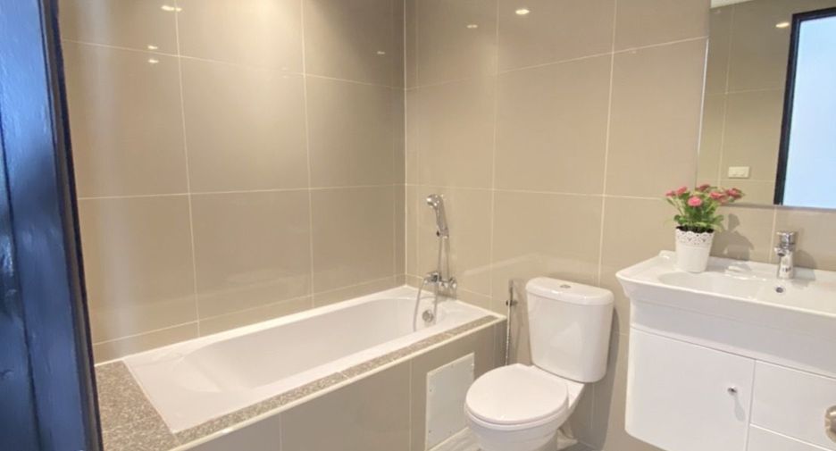 For rent 2 bedrooms apartment in Watthana, Bangkok